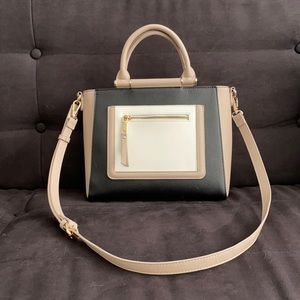 Purse with adjustable strap